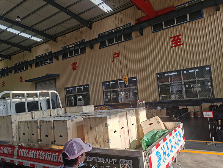 山东东达20台气动隔膜泵发往河南郑州
