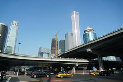 政策靠前发力稳增长，一季度中国GDP同比增长5.0%